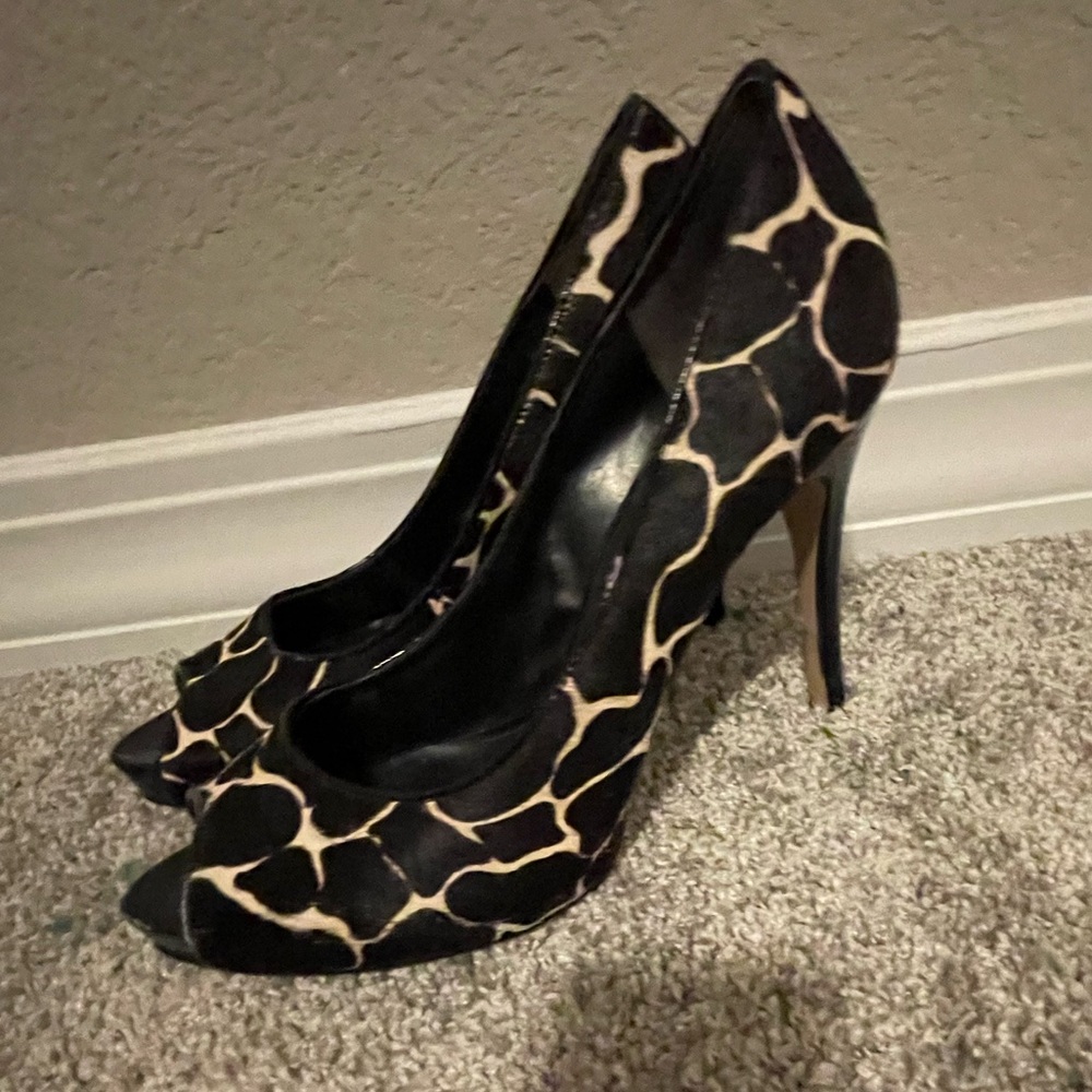 NINE WEST WILDTHING Giraffe Print Peep Toe Black White Heel Shoes Sz 9